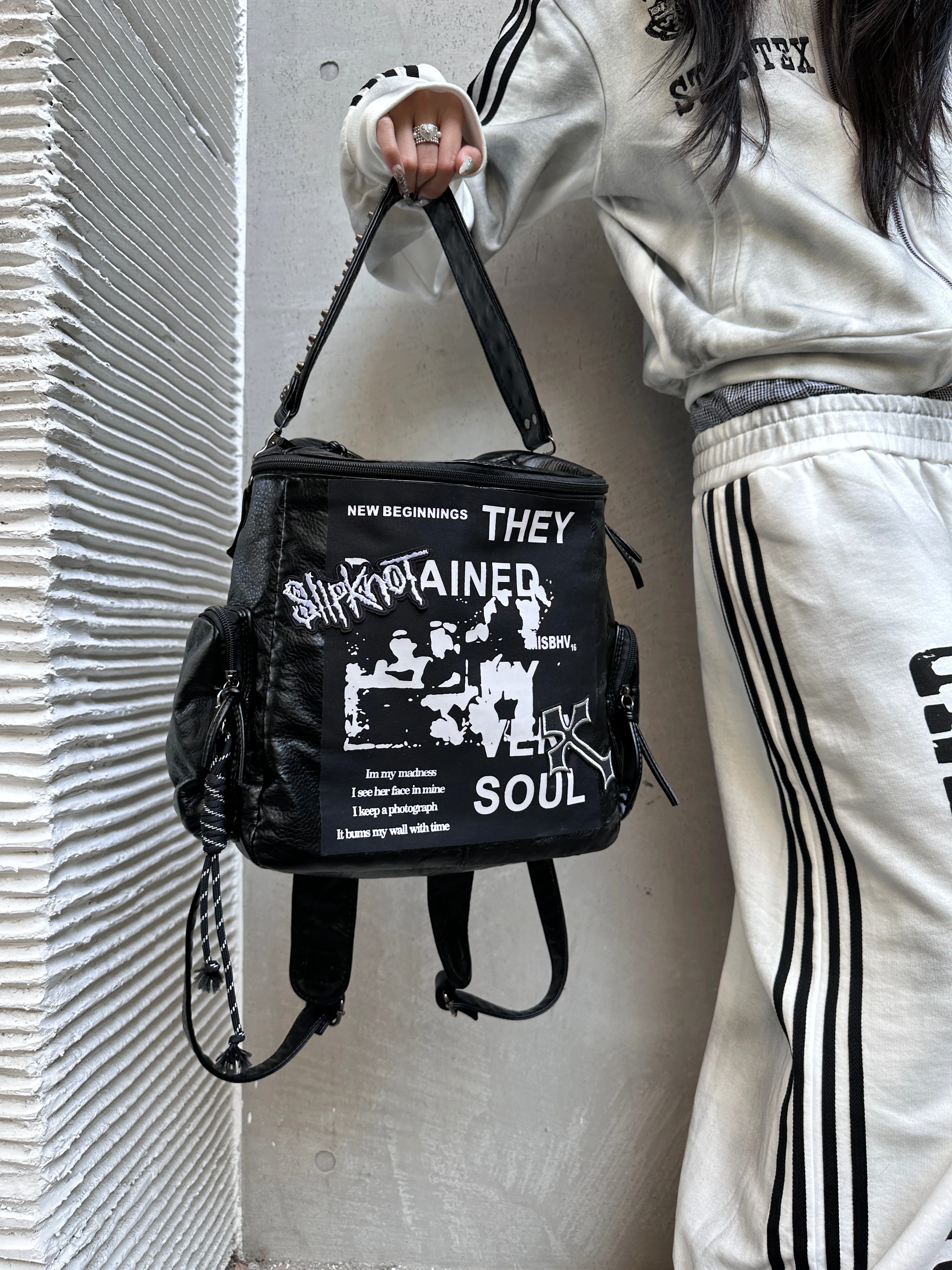 mochila-pequena-original-hecha-a-mano-estilo-retro-punk-oscuro-con-doble-correa-para-hombro-estampado-de-letras-britanicas
