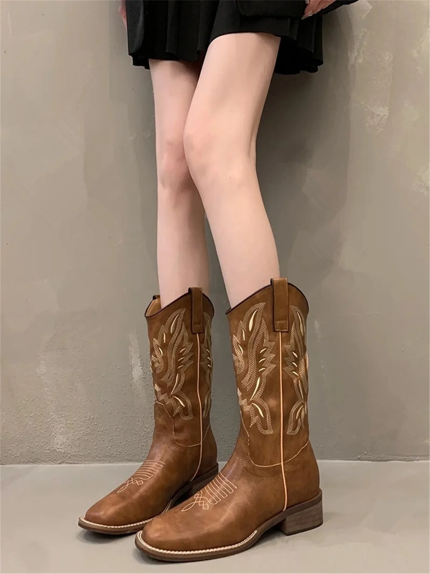 Embroidered Western Cowboy Boots V-Notch Thick Heel Short Tube Genuine Leather Knight Boots Retro  Boots Comfortable Bre...