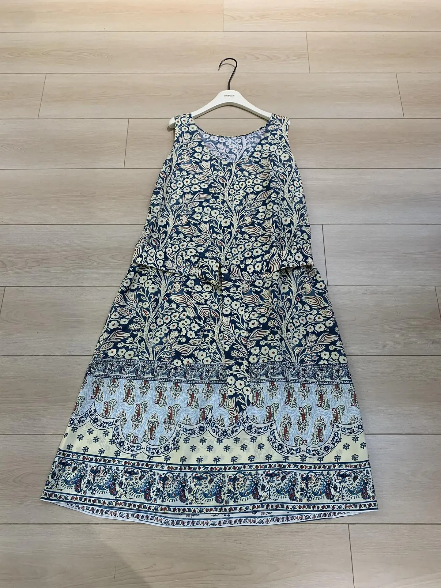 

Women's Printed Sleeveless Dress, High-End Temperament, Retro Long Skirt, Summer, New, 2021