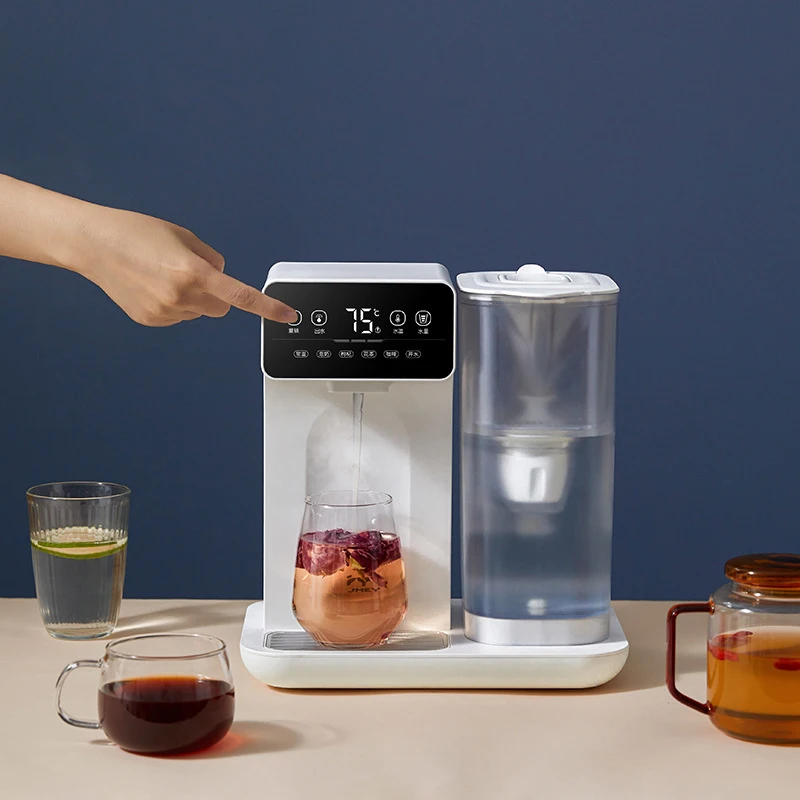 Desktop doméstico imediato dispensador de água quente negócio viajar portátil chaleira elétrica d1 mini escritório quente instantâneo 220v