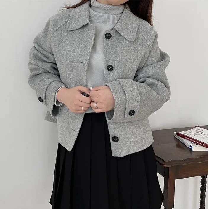 

Women's Woolen Jaet Korean Sle Chic Winter Simple Elegance Turn-down Collar Loose Fit Versatile Age-defng ort Length Top
