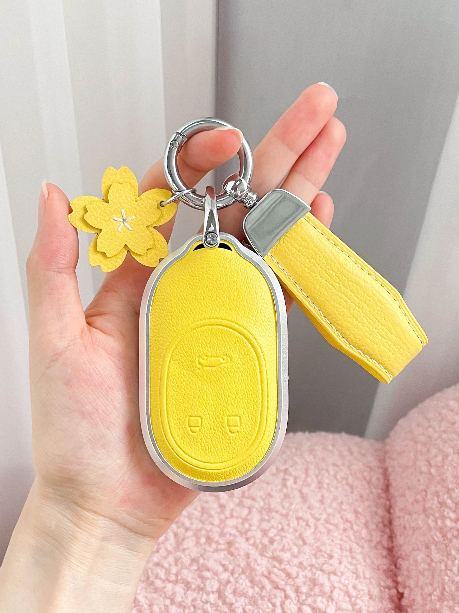 Simple Style Handmade Aluminum Alloy + Yellow  Leather Car Remote Key Case Cover for NIO   ET5 ET7