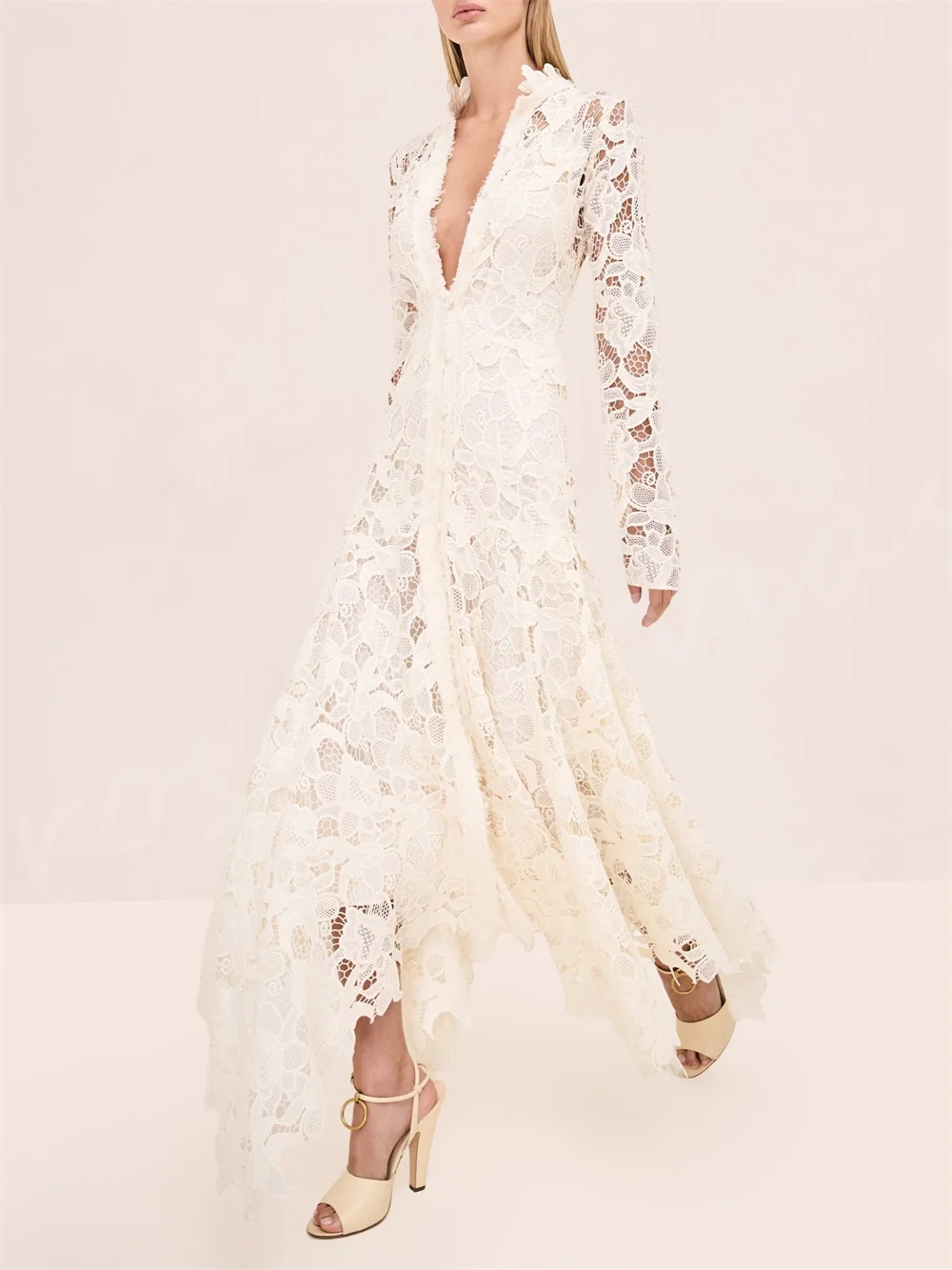 Thumbnail 4 - #32 Trending Bespoke Wedding Dresses Right Now