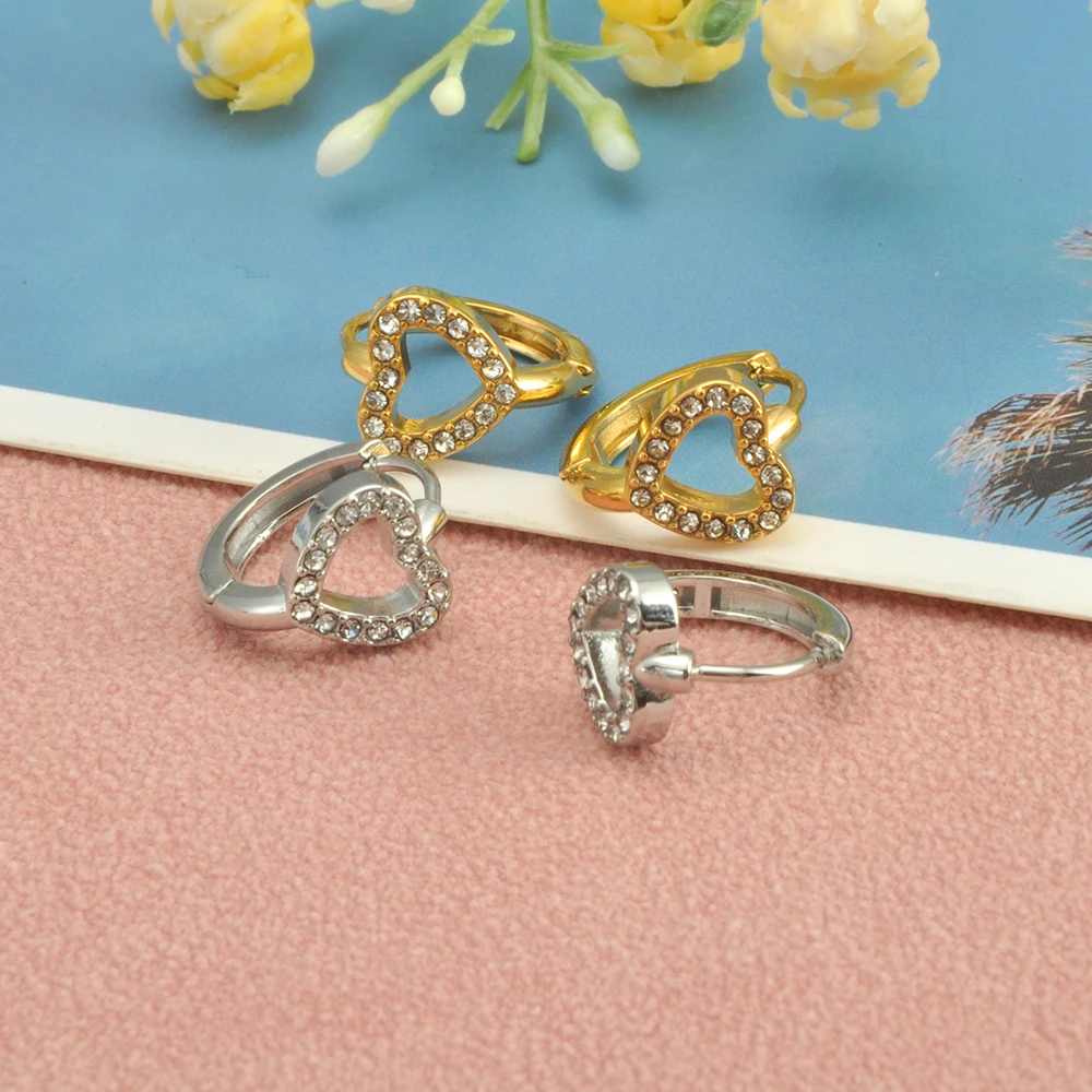 Lokaer Neue Nette Süße Hohl Herz Zirkon Hoop Ohrring Für Frauen Klassische Glänzende Ohrringe Mode Kleine Ohr Schnalle Schmuck E25124