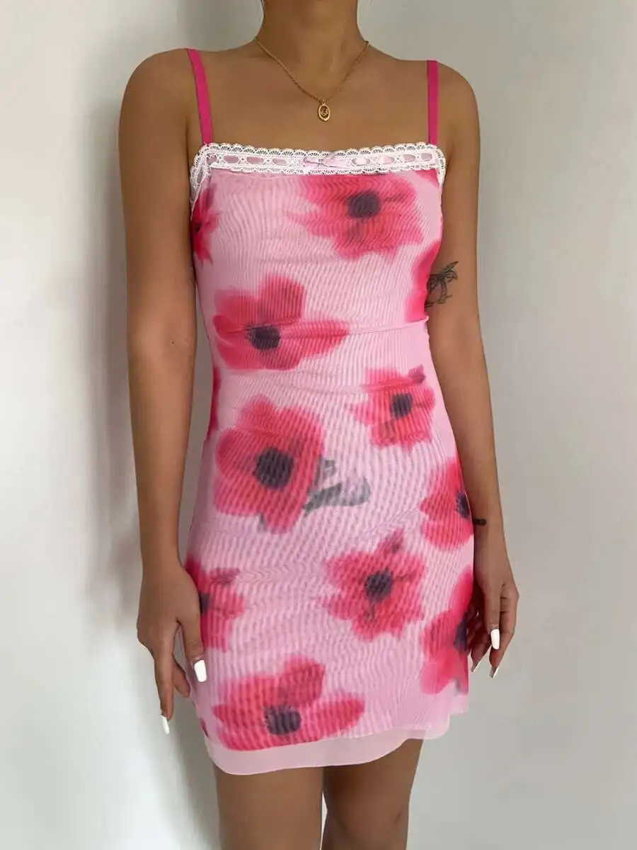 جديد 2024 الصيف المتخصصة شبكة زهرة طباعة الدانتيل المرقعة فستان الحمالات مثير الوردي الحلو سليم التفاف الأرداف فستان قصير CVML