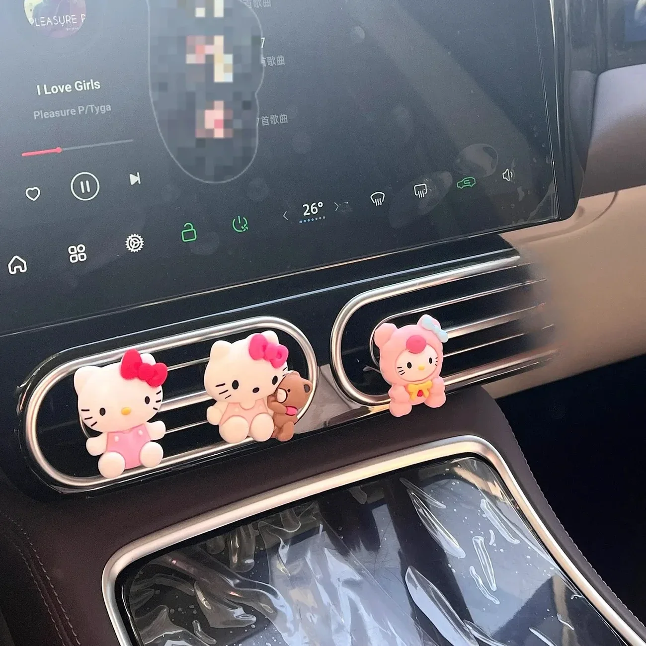 MINISO Sanrio HelloKitty Car Aromatherapy Decoration Cartoon  Melody Kuromi Air Conditioning Outlet Clip Car Ornaments Set