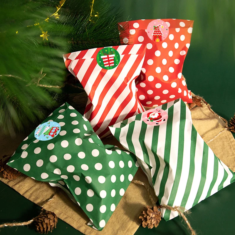 24Sets Christmas Candy Treat Bags Red Green Buffet Paper Bags with Xmas Sticker Holiday Party Favor Gift Bag Wrapping Supplies