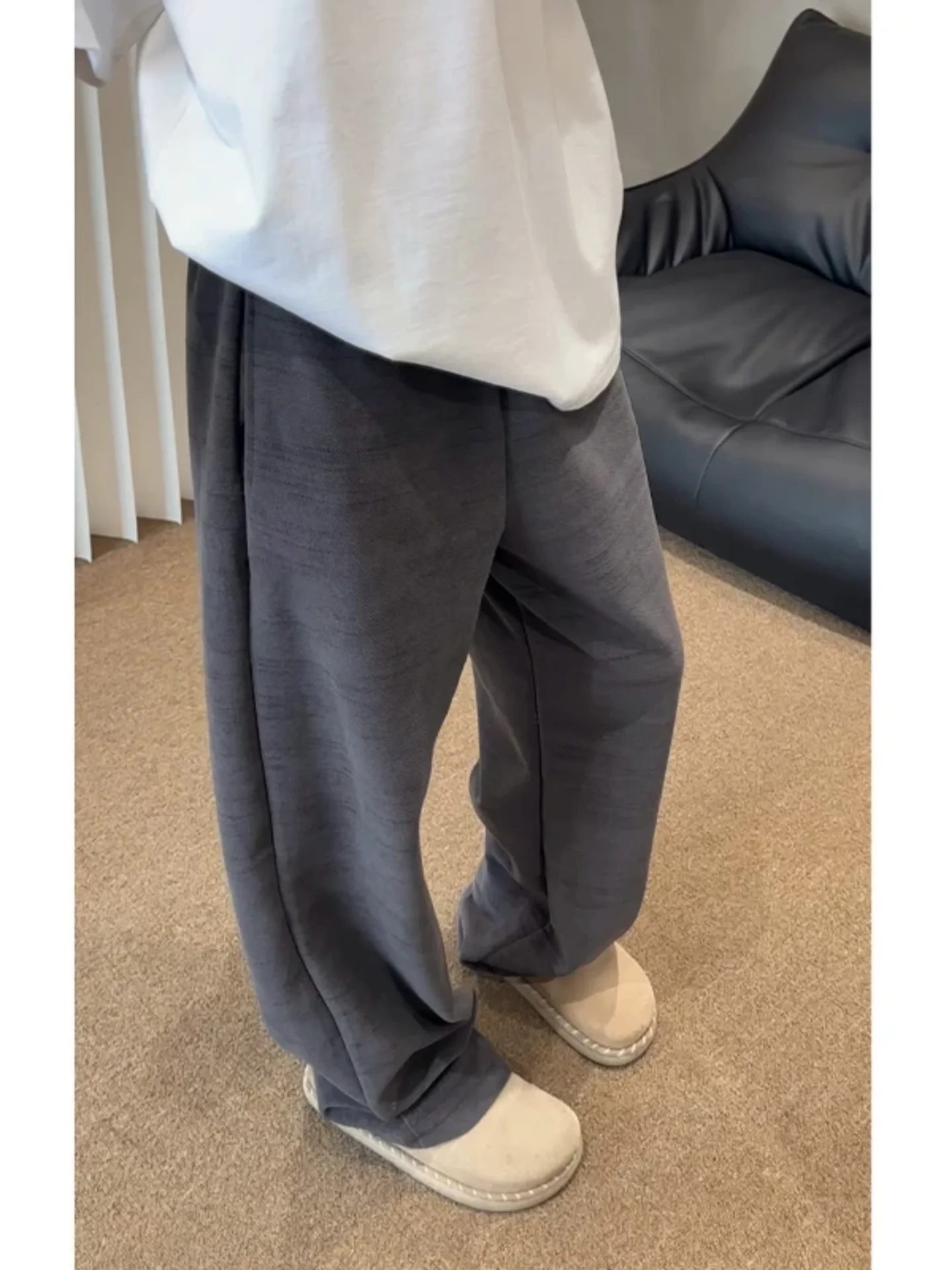 

Универсальные повседневные брюки с прямыми штанинами, удобные высококачественные мужские и женские осенние новые универсальные легкие роскошные футболки...