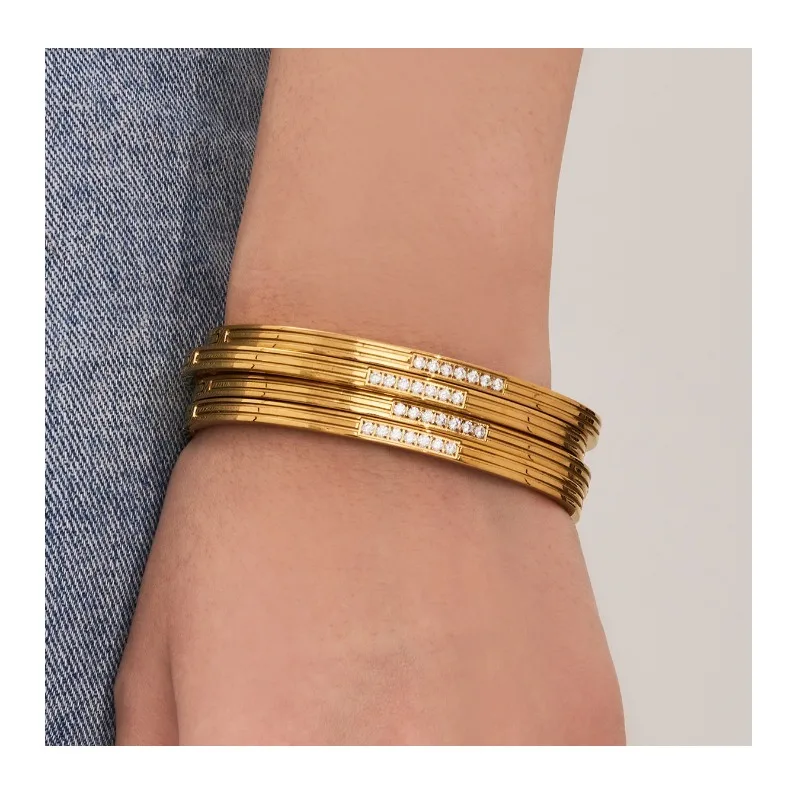 

Claw Inlaid Zircon Buckle Bracelet Geometric Groove Personality Temperament Stackable Bracelet