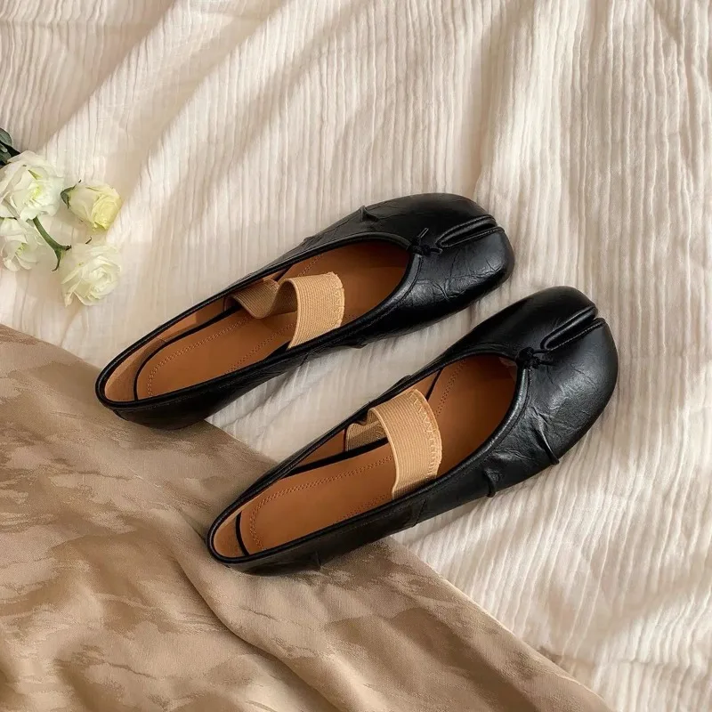 New Fashionable Half Slippers Women's Round Toe Design Single Shoes Flat Bottomed Pig Trotters Splitting Toes Shoes Women Summer