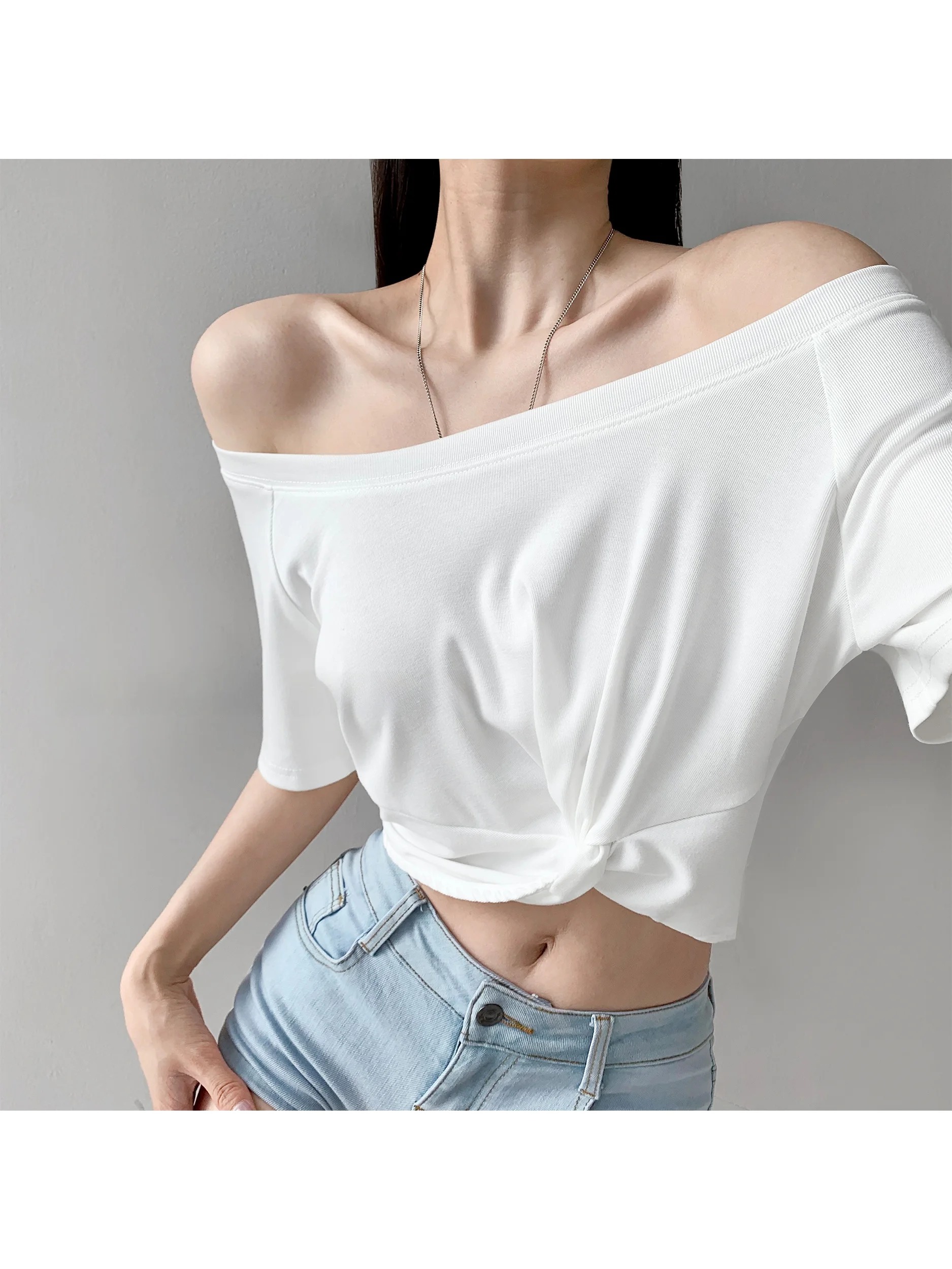 Hot Girl Short Sleeve T-Shirt Pure Desire One Shoulder Knot Hem Design Belly Button Exposure Crossbody Top for Young Women