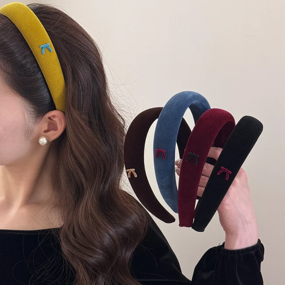 

Корейская новая бархатная повязка на голову с бантом, модные аксессуары для волос, повязка для женщин и девочек, KPOP, взрослые сладости, обруч, ведущая мода, популярная 2025