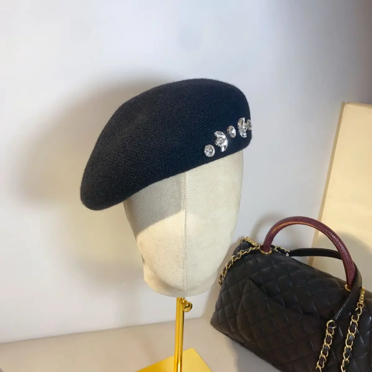 Women's autumn and winter sparkling diamond imitation velvet beret, versatile outdoor street trendy and fashionable hat