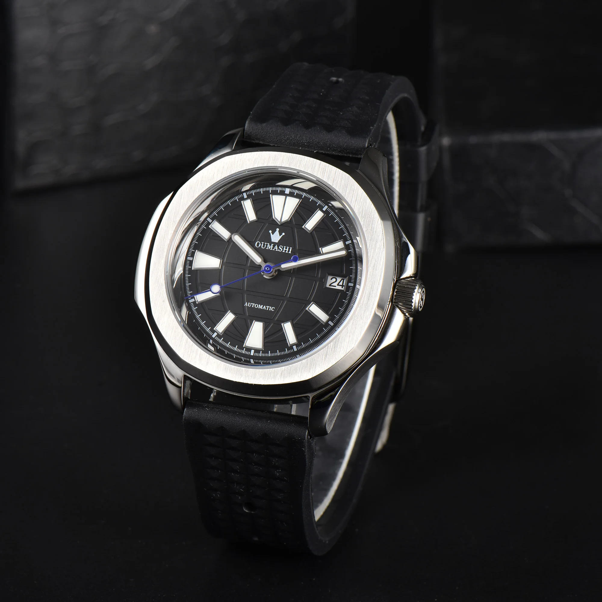 

OUMASHI Men's Watch Luxury Automatic Watch NH35 Movement Stainless Steel Waterproof Watch Sapphire Glass