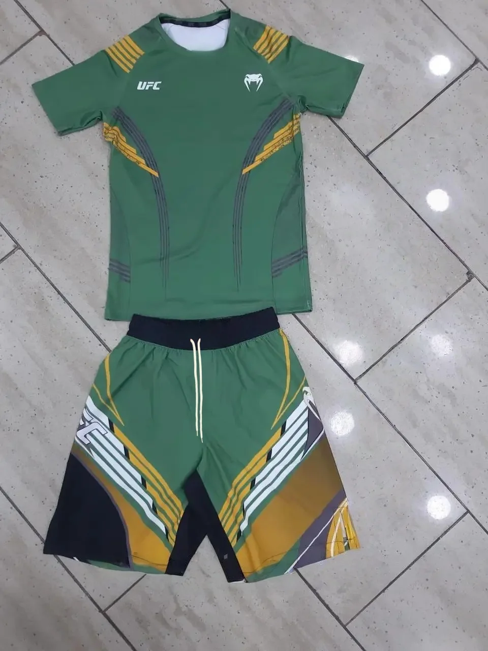 

2026 UFC смешанная футболка для тренировки боевых искусств, мужская толстовка для бега и фитнеса, уличная спортивная одежда для бокса, борьбы, мужской комплект