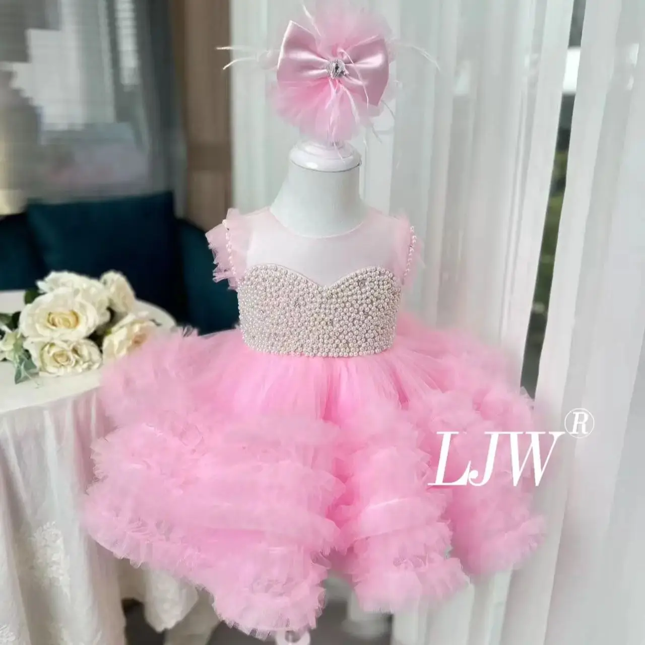

Girls 0-12 years old Holiday Celebration Performance Costume Small flying Sleeve pearl Feather luxury Princess dress First birth