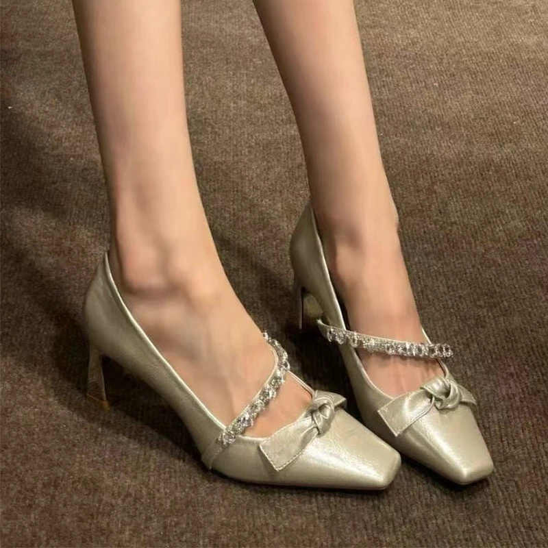 

Женские туфли на высоком каблуке с квадратным носком и бантом, летние босоножки Мэри Джейн, элегантные туфли-лодочки на массивном каблуке 2026 года, люксовые, Zapatillas
