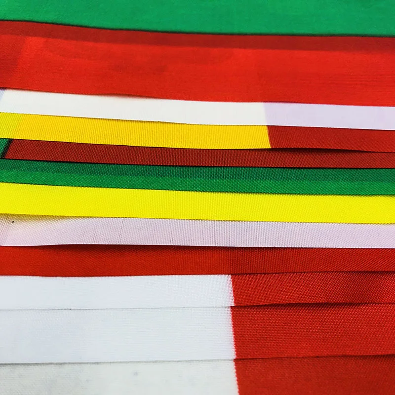 علم سويسرا الوطني ، 14x21 ، التلويح باليد