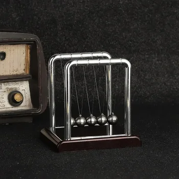 Newton's Cradle 3