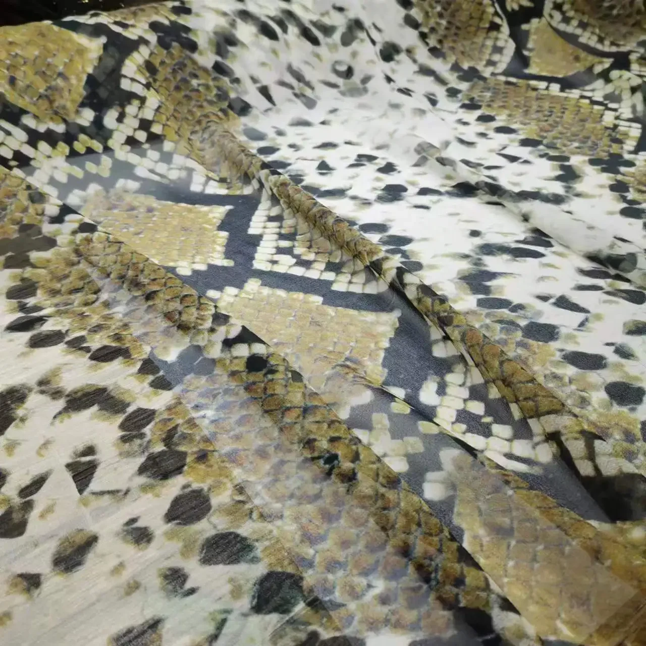 On Sale 100% Real Silk Sexy Snake Animal Print Georgette Fabric Mulberry Silk DIY Sewing Material