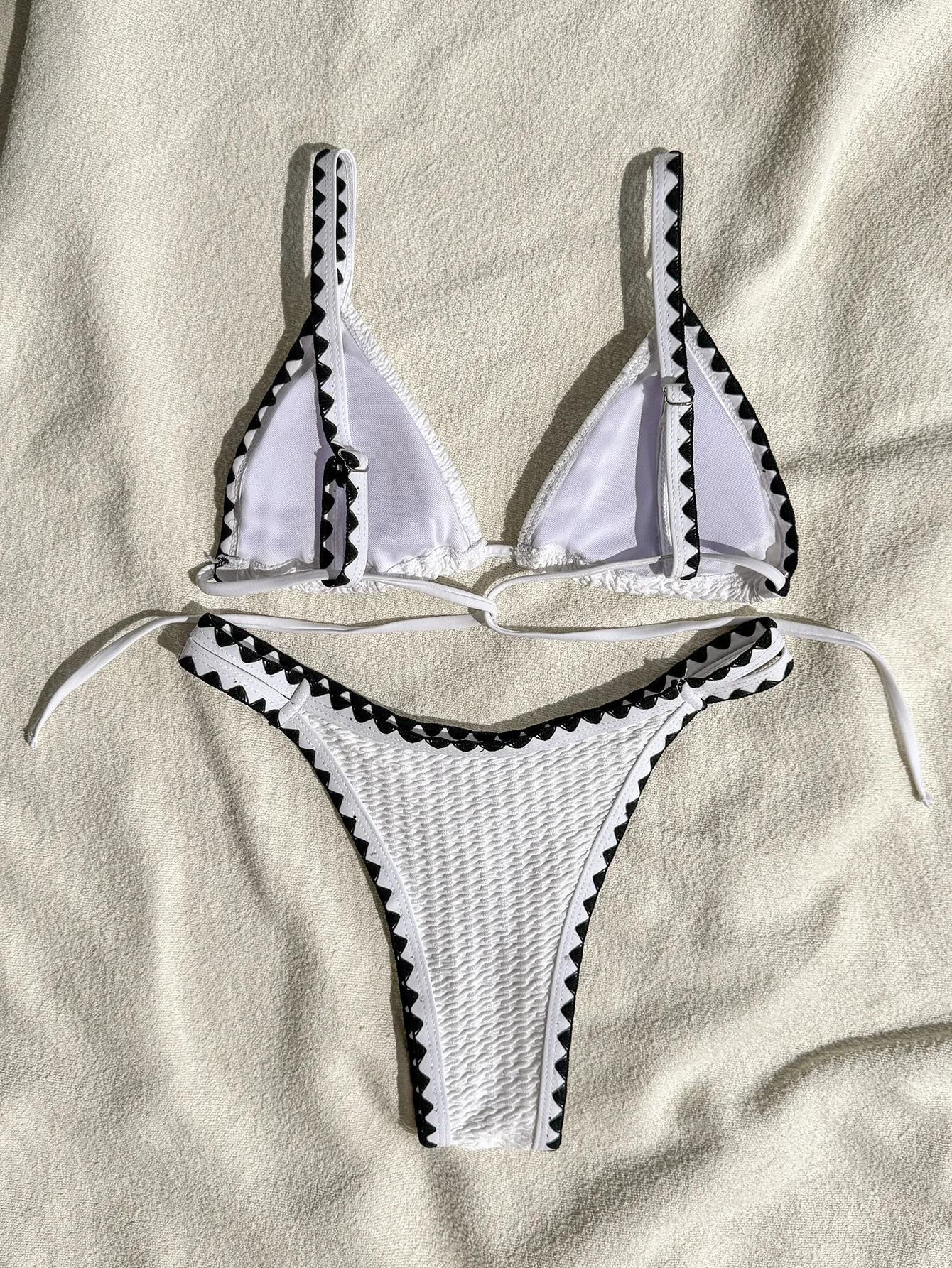 New Crinkled Fabric White Bikini Set Two-Piece Lace Up Swimsuit Fashionable and Sexy Women\'s Vacation Beachwear