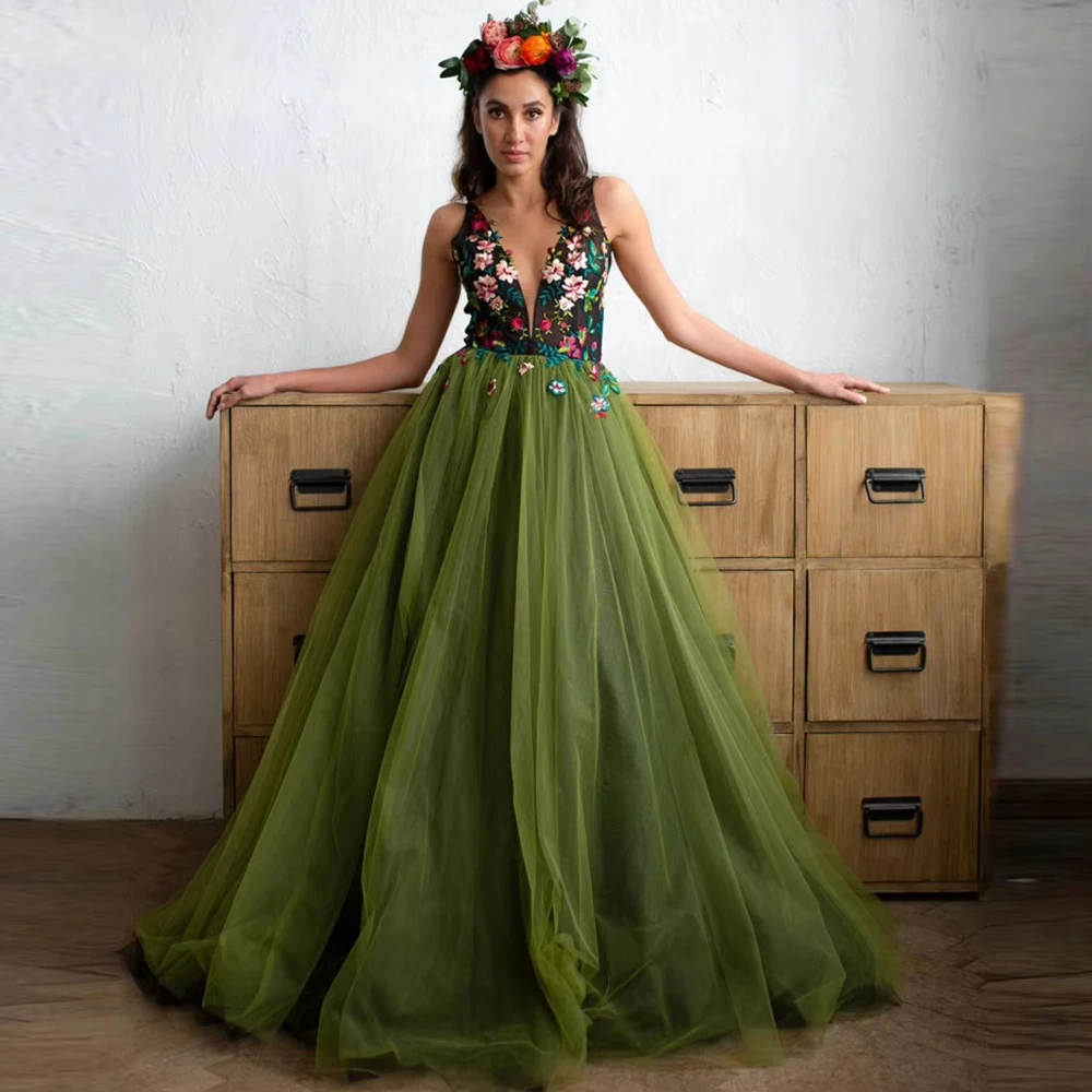 فساتين سهرة باللون الأخضر الغابة على شكل حرف V مزينة بالزهور فساتين حفلات عصرية بدون أكمام طويلة من التل بطول الأرض فساتين حفلات نسائية