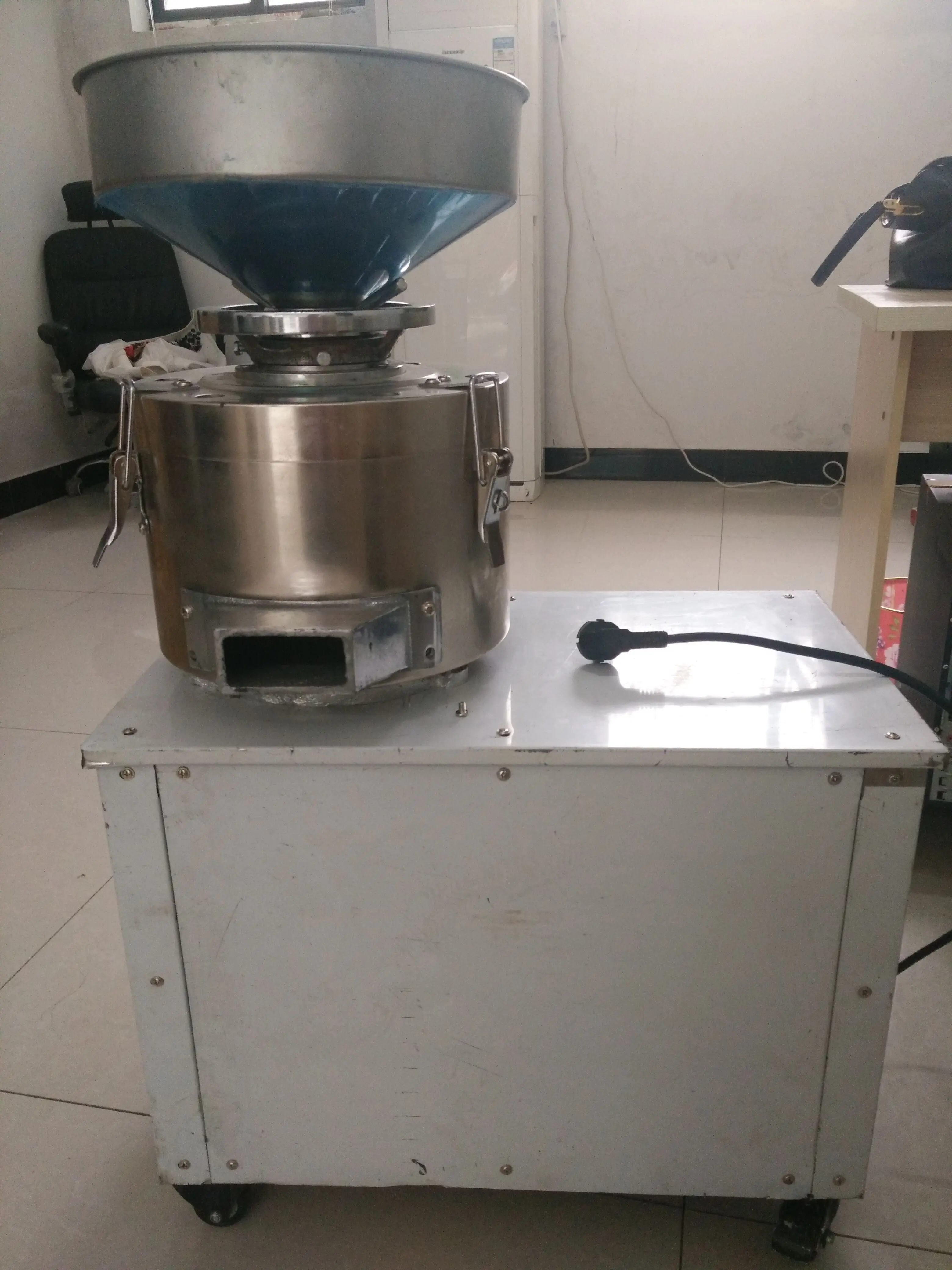 الاستخدام المنزلي مصنع تقديم الطعام التجاري آلة معالجة مطحنة معجون الكاكاو والفول السوداني وفول الصويا