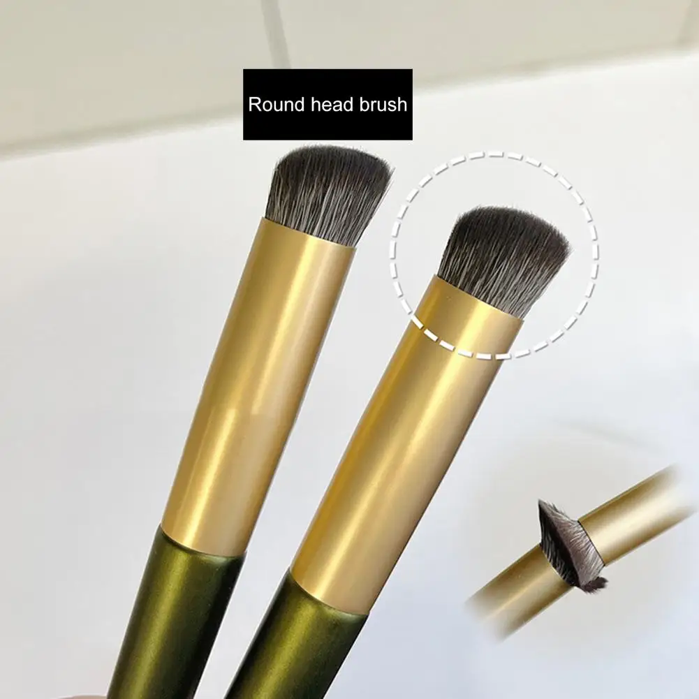 Cosmetic Brush  Convenient Round Head Concealing Brush  Portable Makeup Brush