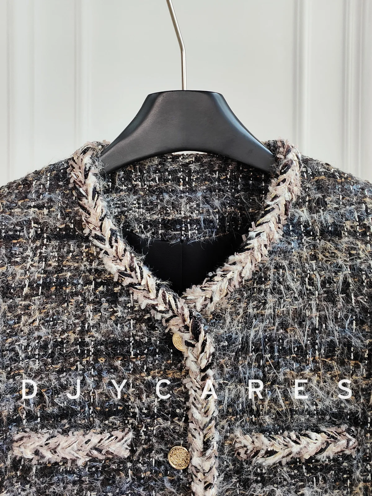 New Exquisite brown grid mixed color coarse woolen coat, fashionable top big  size