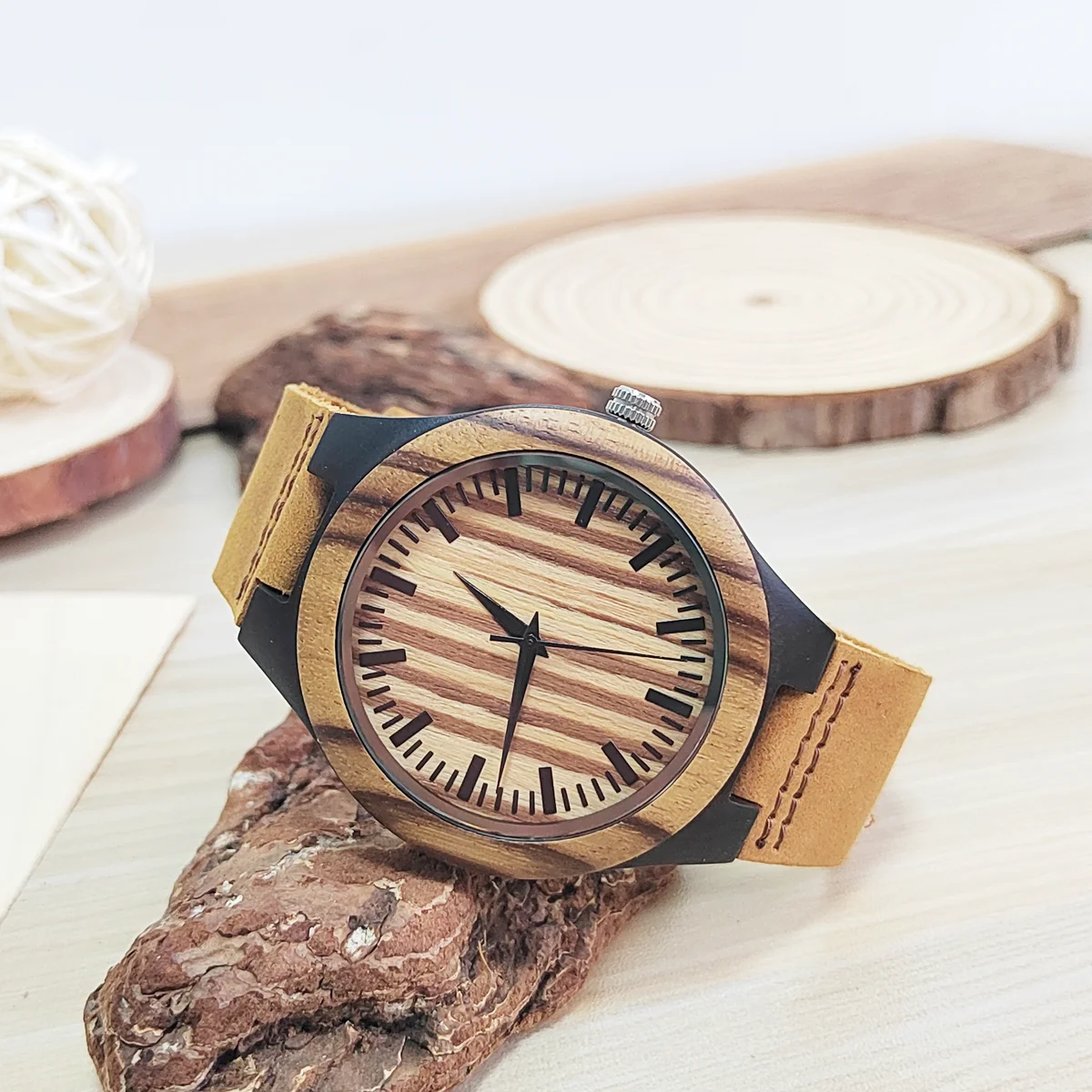 Custom Wooden Wrist Watches for Men & Women Leather Strap Clock Quartz Wood Watches Personalized Men\'s Engraved Birthday Gift