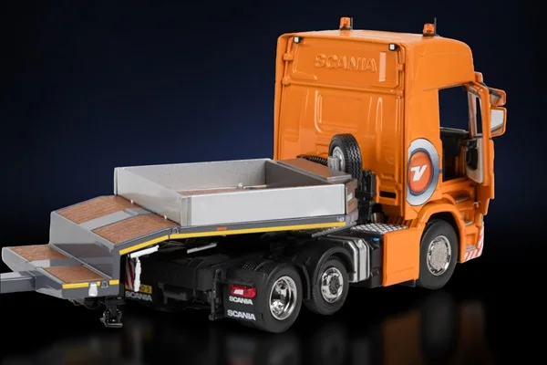 Diecast Scale Model IMC 1:50 Scale Sca-nia 6x2 Axle MCOS Tractor,Low Board Trailer Transport Truck Vehicle Alloy Model 32-0234