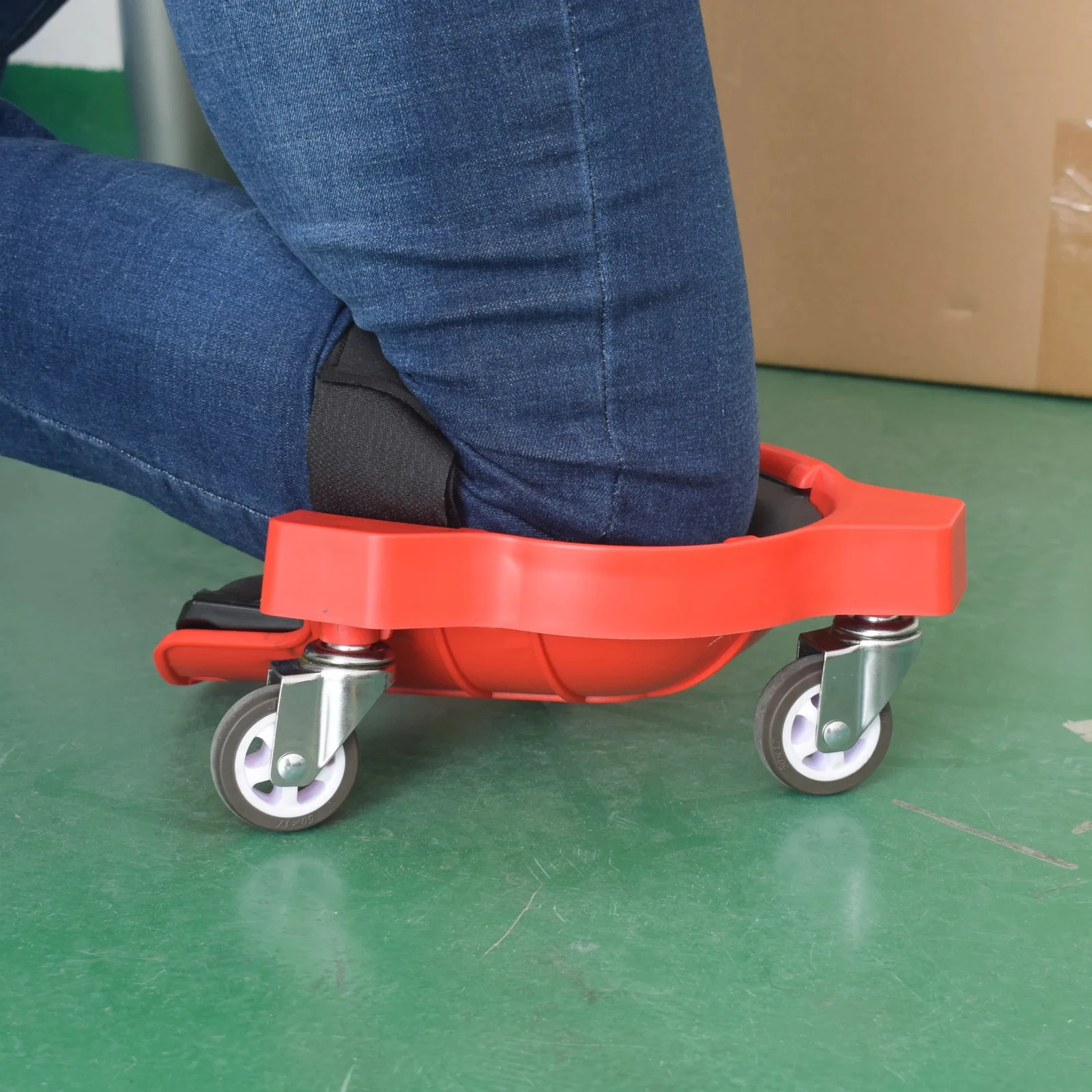 Multifunctional Sliding Knee Pads with Effortless 360-Degree Casters
