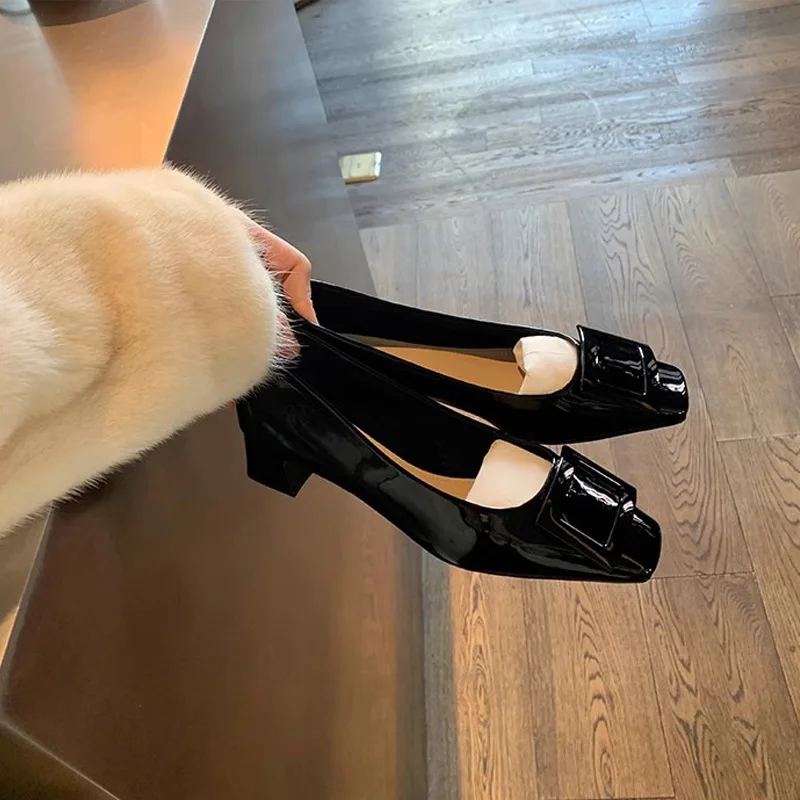 Classic square buckle commuting thick heel shoes, gentle style square head elegant temperament, high heel single shoes for women