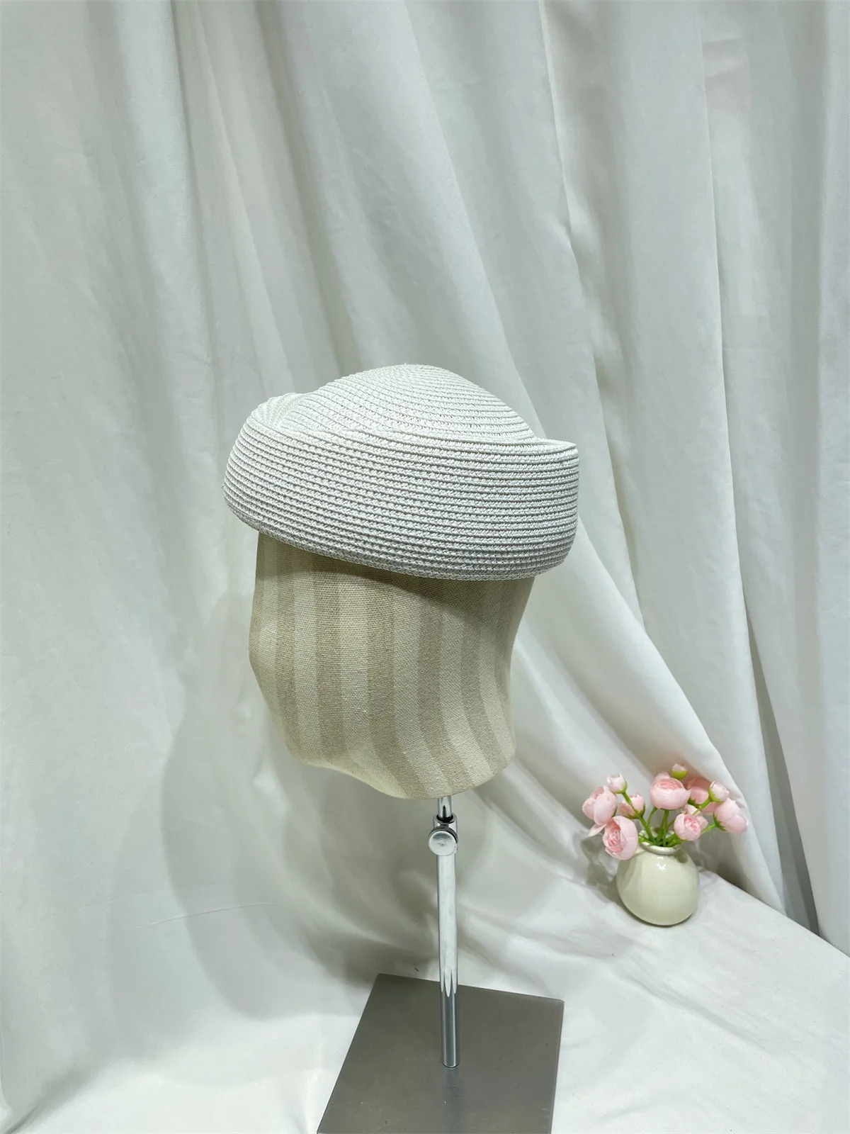 Sommermode Papierstrohhut Tropfenform Damen Stewardess Baskenmütze Sonnenhut Flugbegleiterin Vintage Pillbox Hut Bonnet Enfant – Detail 7