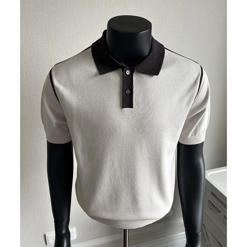 

Мужское поло в стиле Old Money, с контрастным воротником, трикотажное, с коротким рукавом. Мужское поло в винтажном стиле для современных элегантных мужчин.