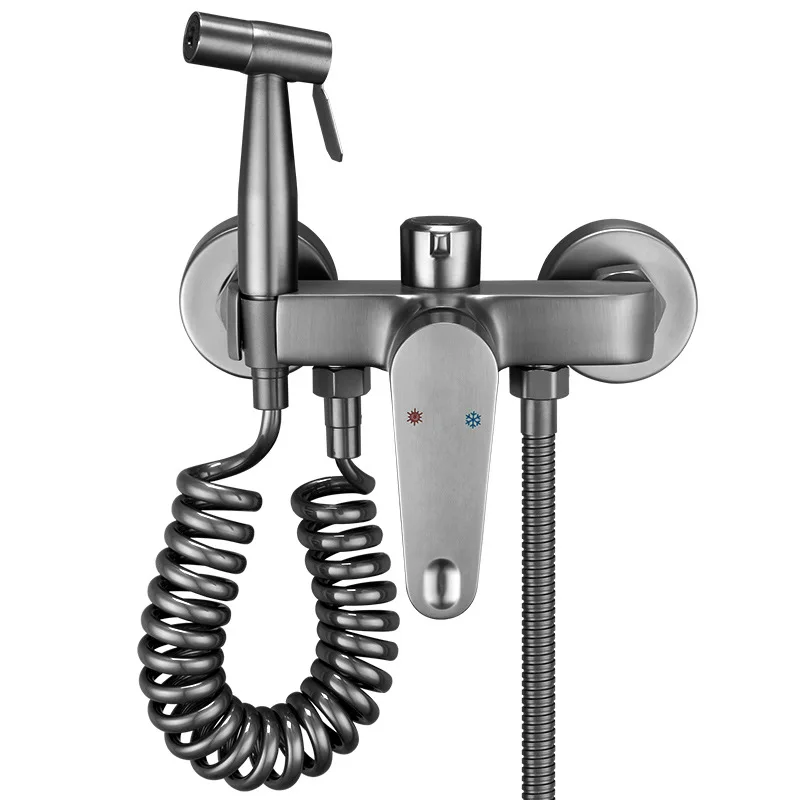 

Modern Brass Outdoor Bathtub Shower Three-In-One Shower Mixing Valve Hot/Cold Faucet Set Spray Toilet Bidet