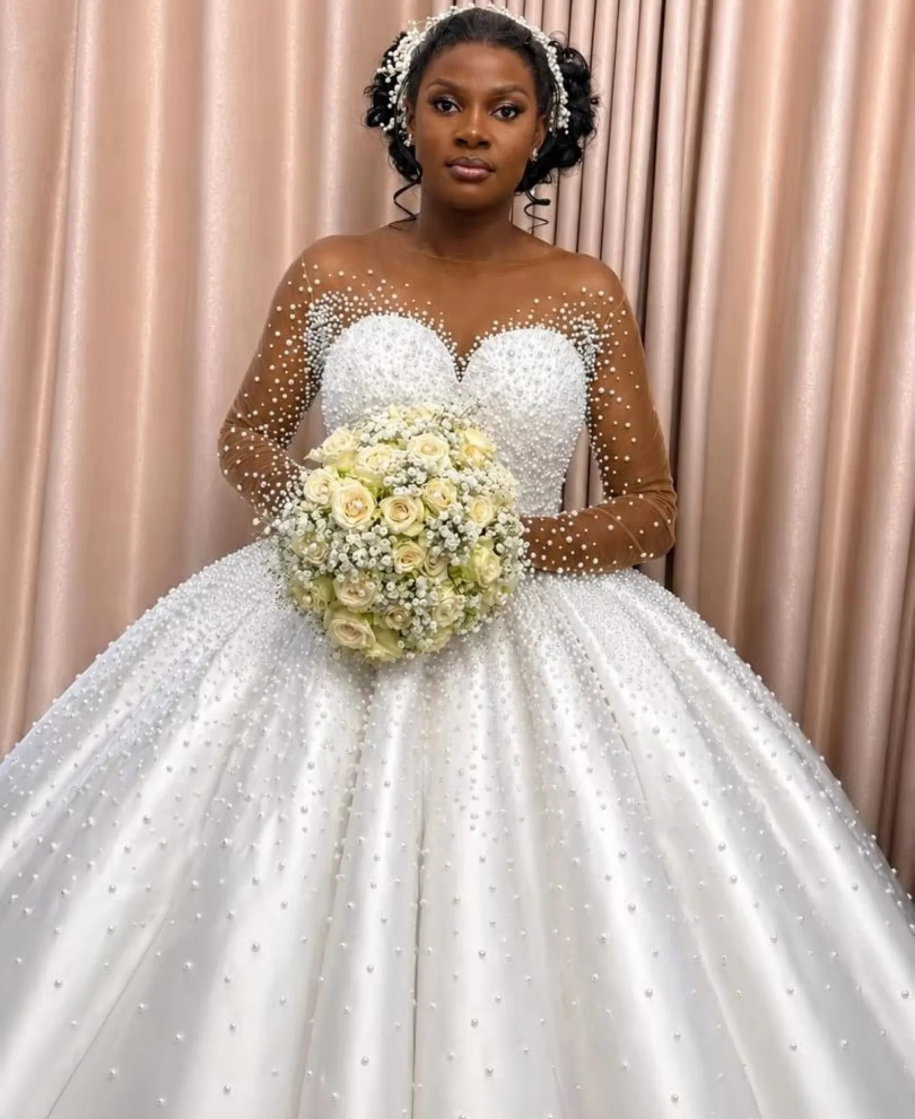 Customized Arabic Plus Size Wedding Dresses Sheer Long Sleeves Beads Pearls Brdial Gowns Illusion Jewel Neck Beading