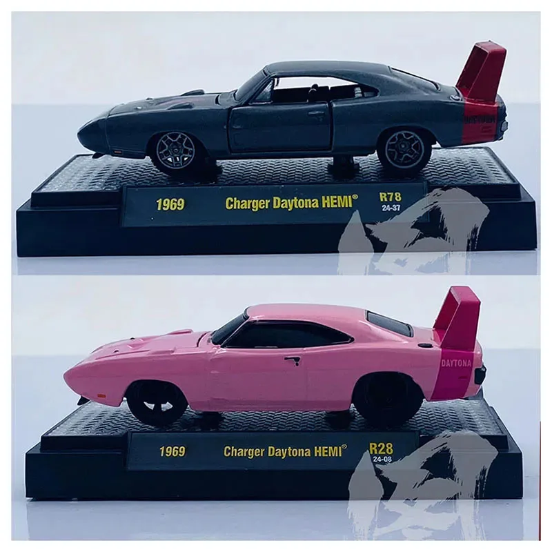 

Модель автомобиля M2 Machines 1/64 1969 Charger Daytona HEMI Series, литая, классика, сувенир для взрослых, статическая демонстрация
