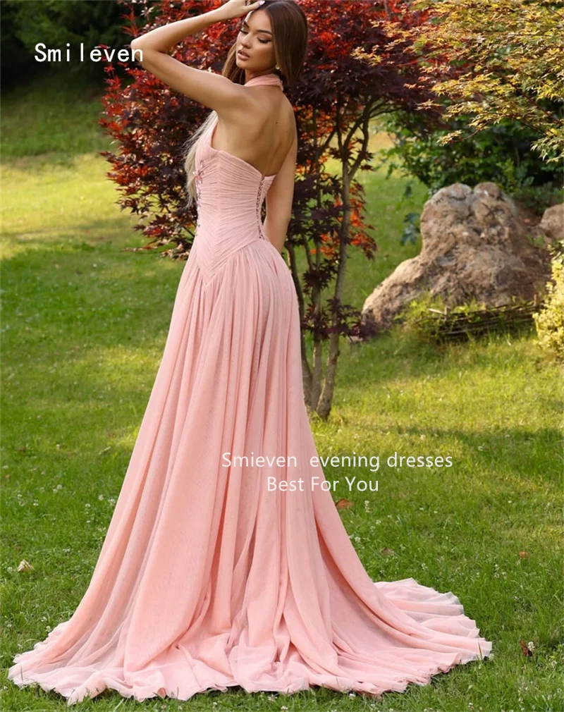 Smileven 3D Pink A Line ชุดราตรีทรงเอไลน์สีชมพู ชุดออกงานพรอม ชุดเดรสปาร์ตี้แบบผ้าเดรป คอวี ประดับลูกไม้ ชุดสำหรับโอกาสพิเศษ สามารถสั่งตัดได้ ปี 2026
