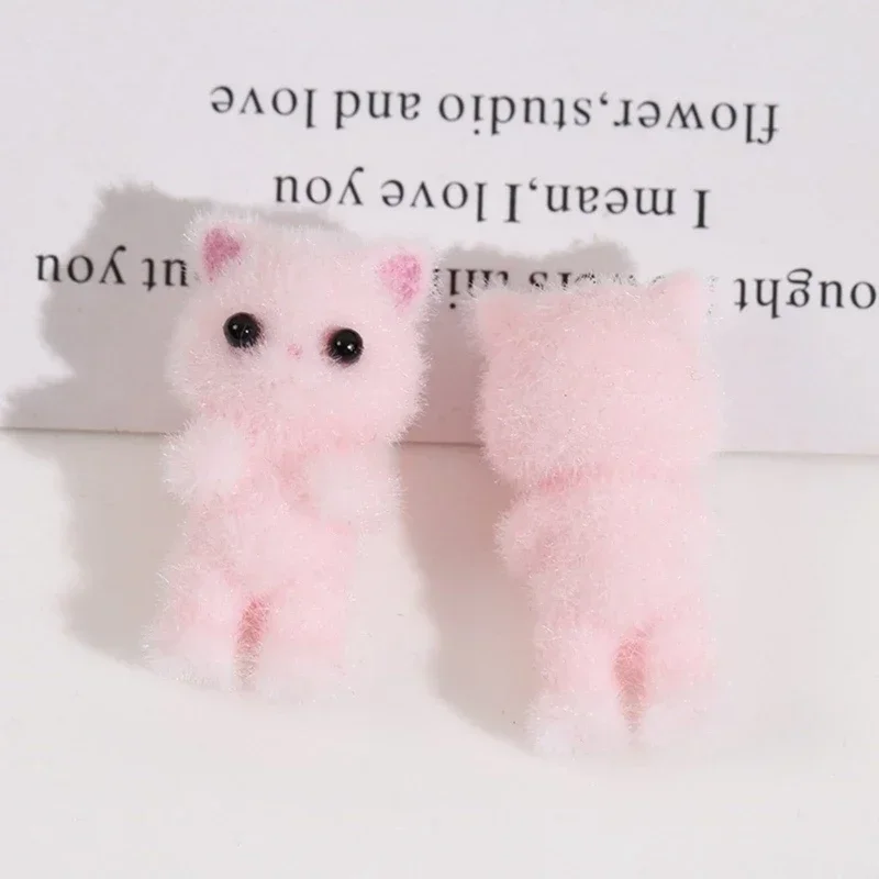 

Adorable 3D Feline Half Hole DIY Pompom