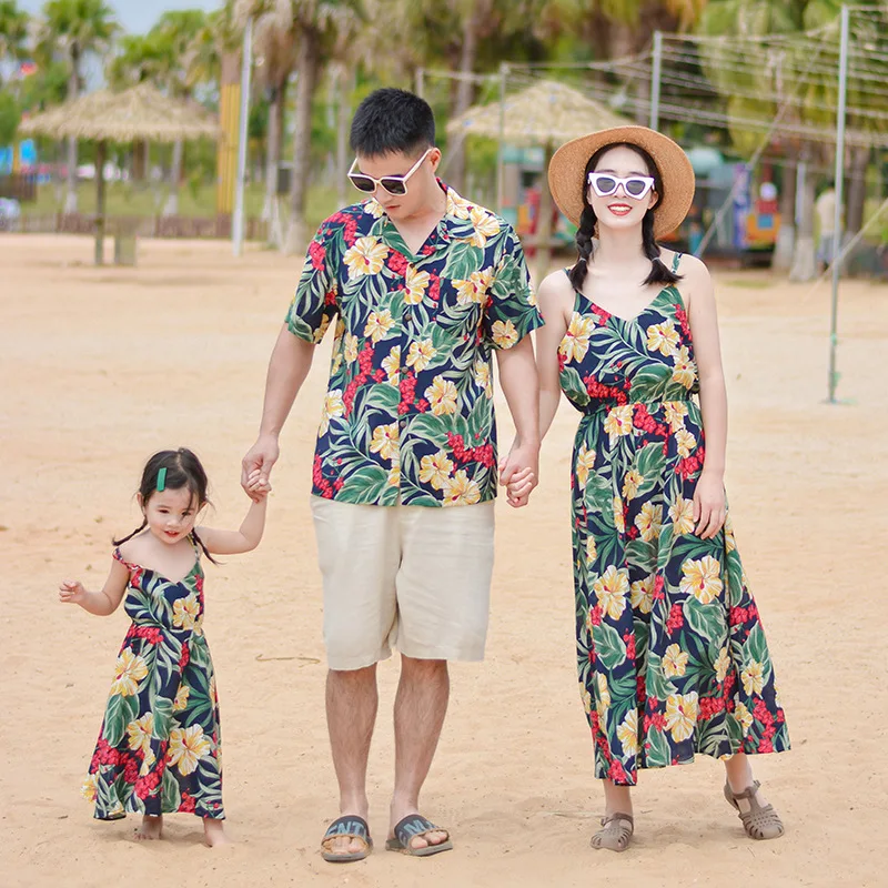 

Vacation Area Couple Look Family Matching Resort Clothes Mother and Daughter Beach Dresses Holiday Father and Son Shirts Sets