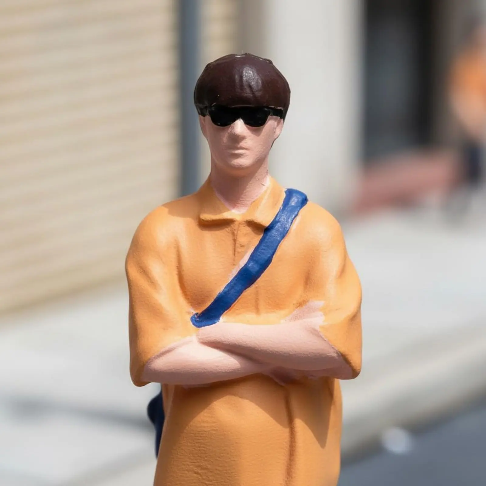

1:64 Scale Male Figure Stylish Design 1:64 Scale People Figure Hand-Painted Miniature Person Fine Workmanship Tiny Person Model