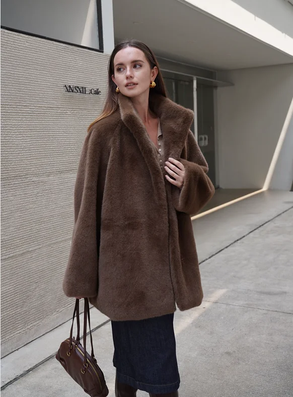 Women's Oversized Faux Mink Fur Coat with Drawstring Waist