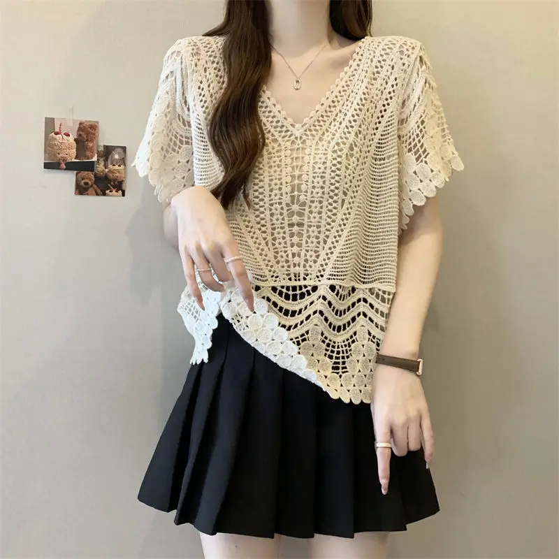 Hollow Out Lace Summer 2024 Women\'s New Patchwork V-neck Fashion Solid Color Loose All-match Casual Short Sleeved Knitted Tops