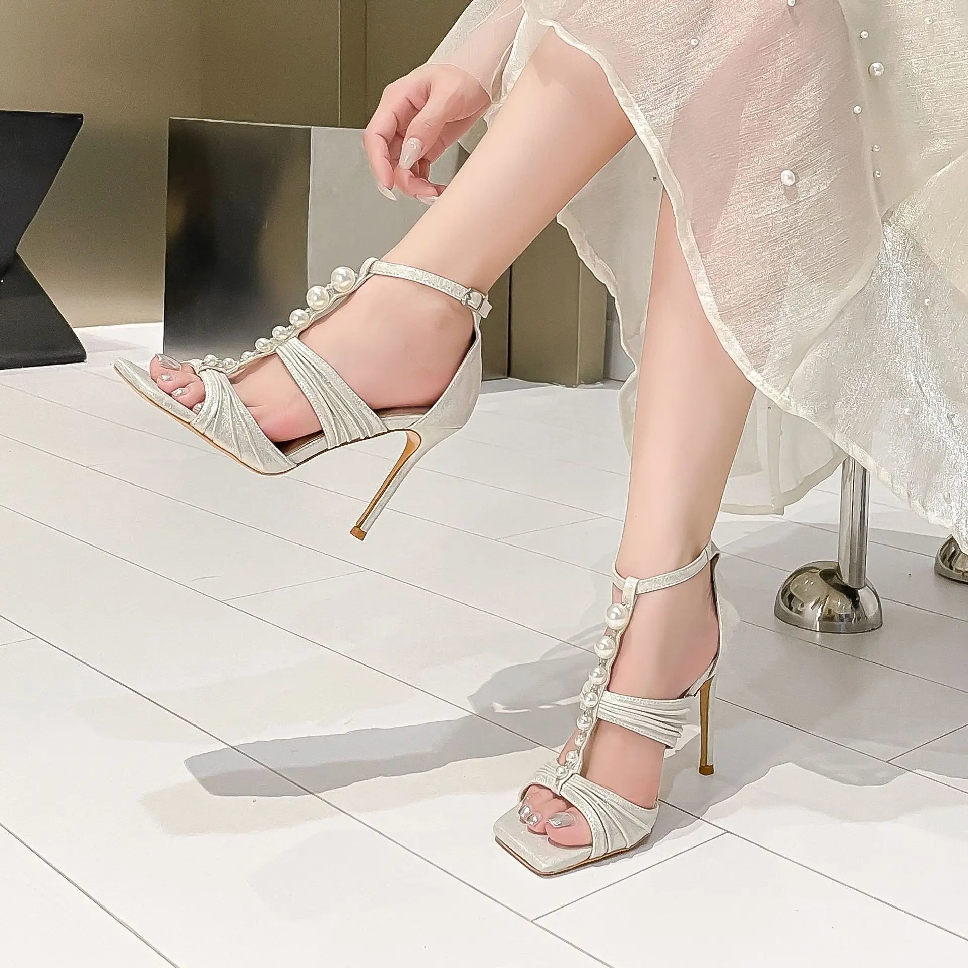 Pearl Square Toe Sandals 2025 New White Roman Straight Pleated Open Toe High Heels Women's Thin Heels