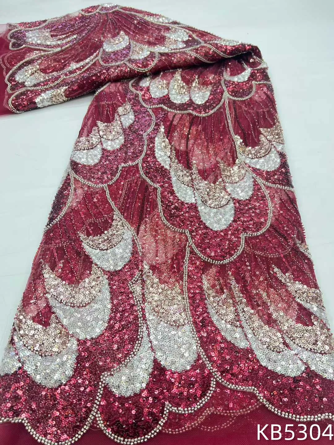 

Элитная африканская зеленая ткань с вышивкой бисером и пайетками, цвет винный красный, для пошива вечерних платьев, французская вышивка, коллекция 2026