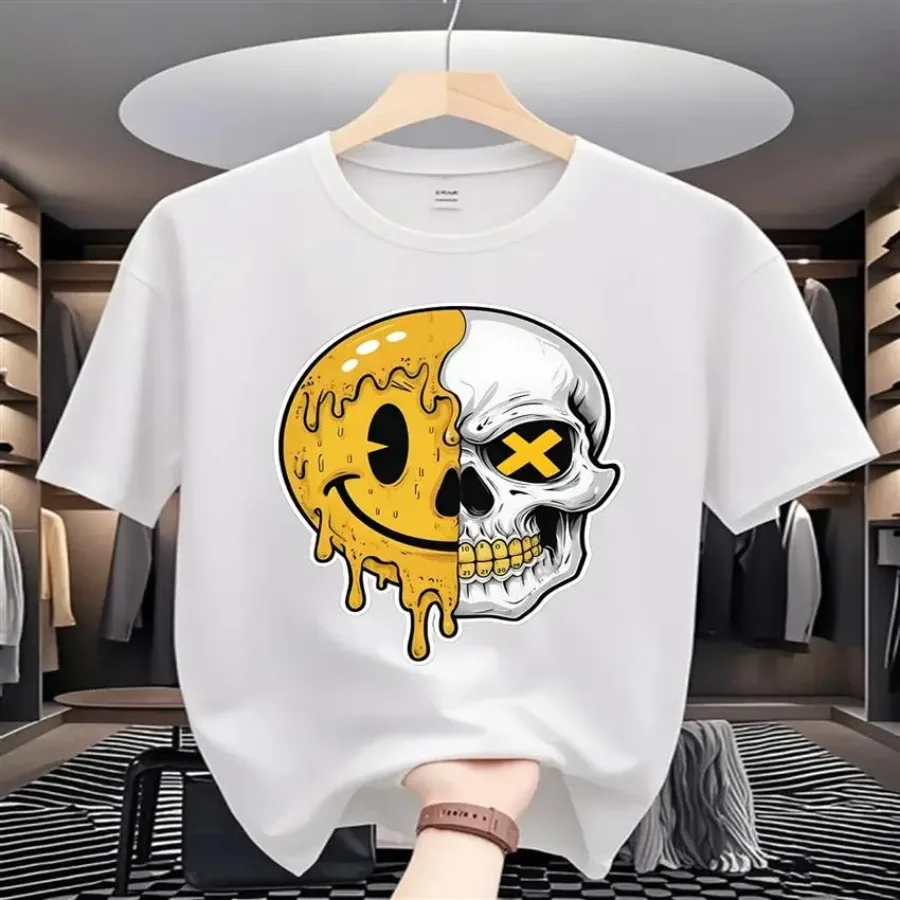 

【New Arrival】Men's Half Smiley Skull Graphic T-Shirt White Crew Neck Short Sleeve Dripping Melting Print Streetwear Edgy Casual Tee