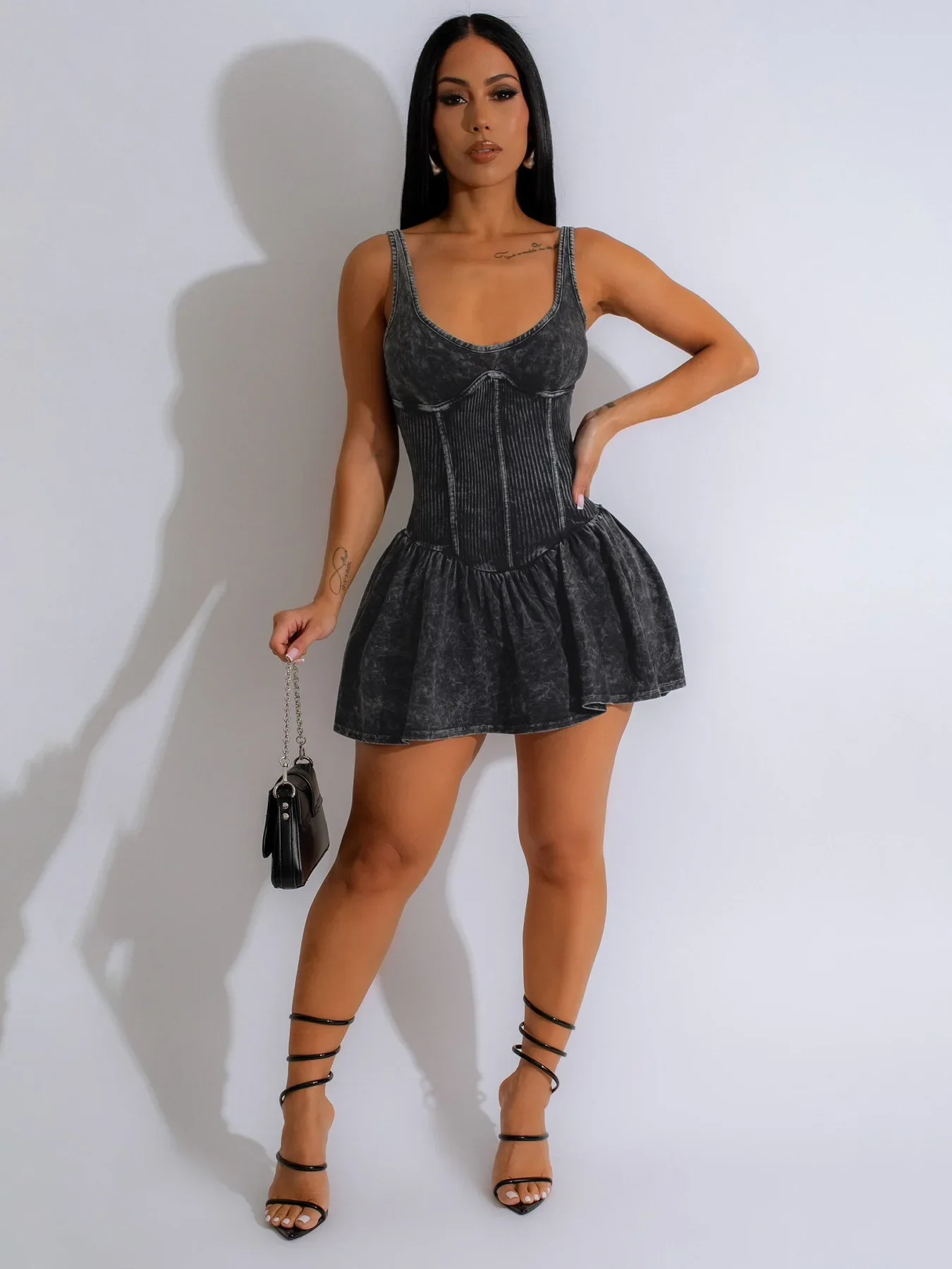 فستان نسائي صيفي جديد موديل 2025 مثير بلون واحد وحزام ضيق بدون أكمام فستان عالي الخصر بقصة ضيقة فساتين نسائية غير رسمية صغيرة #3