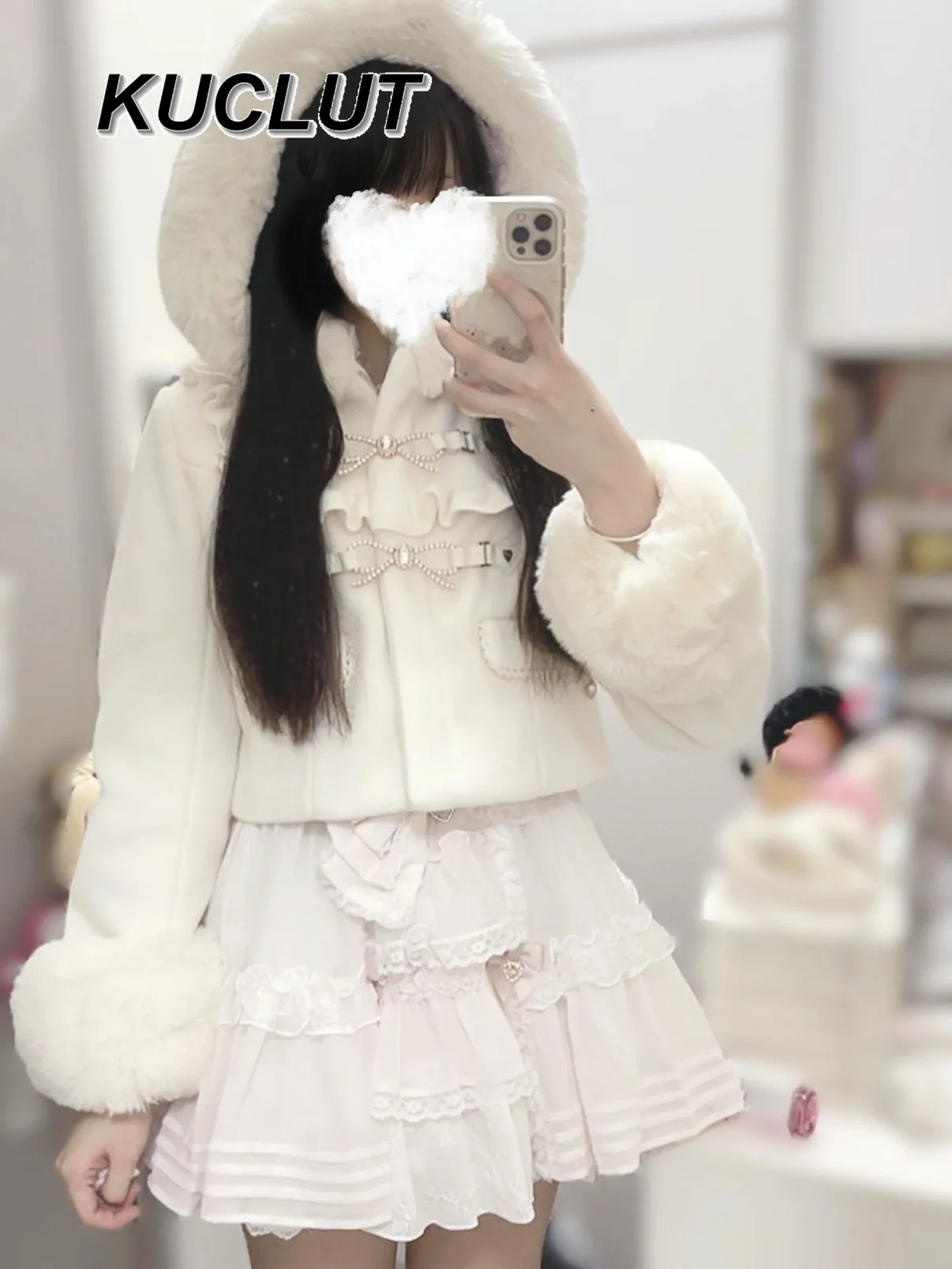 2025 جديد الشتاء الدافئة السترات فام الفرنسية الحلو تصميم القوس المرأة معطف مقنع القلب الجلود زر قصيرة معاطف الصوف السميك