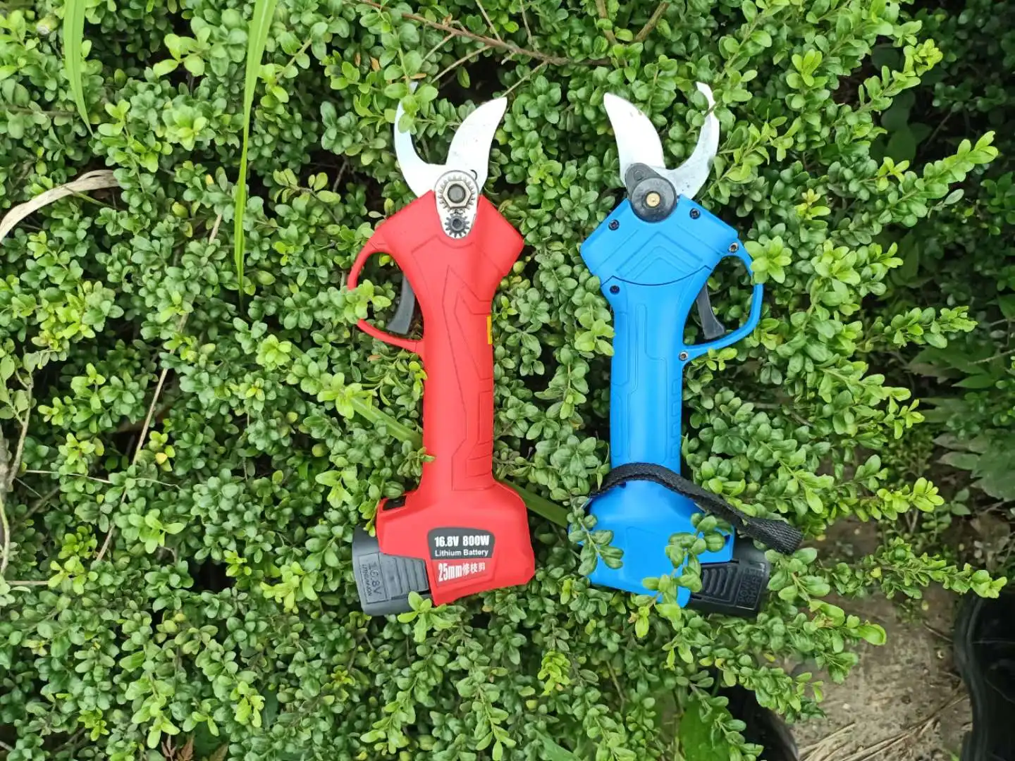 Lithium battery powered electric pruning operated tree pruner cutting scissors